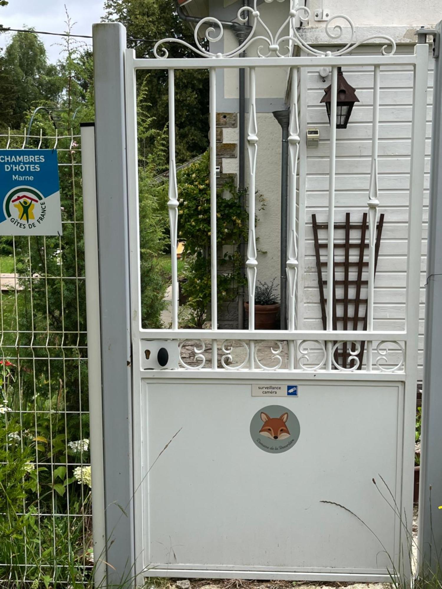 "Aux Chants Des Oiseaux" Domaine De La Renardiere Les Grandes-Loges Экстерьер фото
